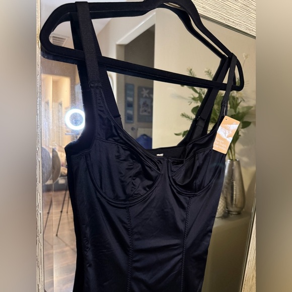 POPILUSH Metallic Shiny Shapewear Jumpsuit  - NWT - Picture 7 of 8